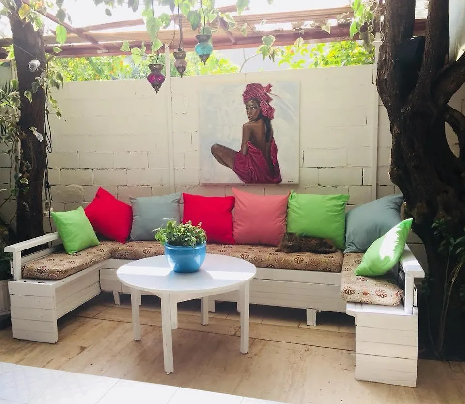 Ferah Hostel Monica'S Place Fethiye