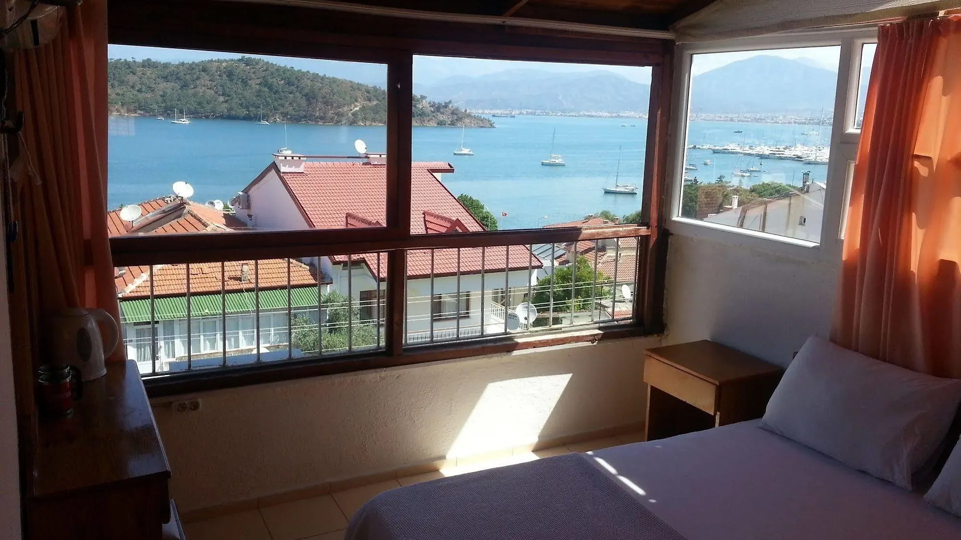 Ferah Hostel Monica'S Place Fethiye